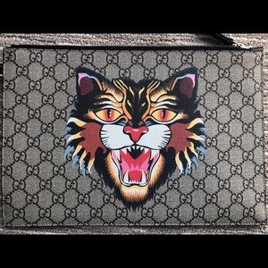 GUCCI GG Supreme Monogram Tiger Zip Pouch